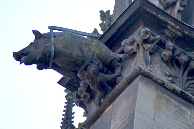 Schmähskulptur im Dom zu Köln