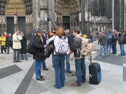 W. Kastner vor dem Dom zu Köln